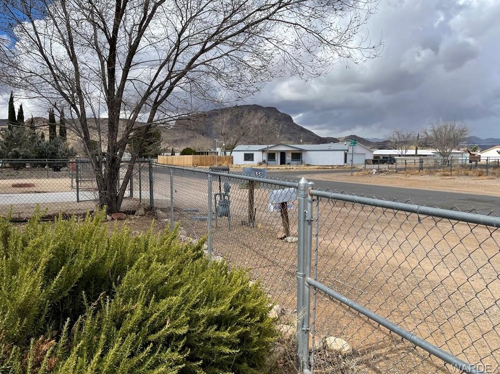 1550 Devlin Ave, Kingman AZ 86409-2207 exterior