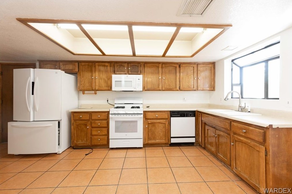 3585 Wl St, Kingman AZ 86409-3020 exterior