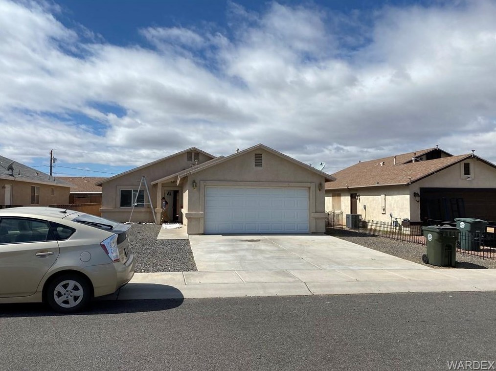3325 Clark St, Kingman, AZ 86401-3718
