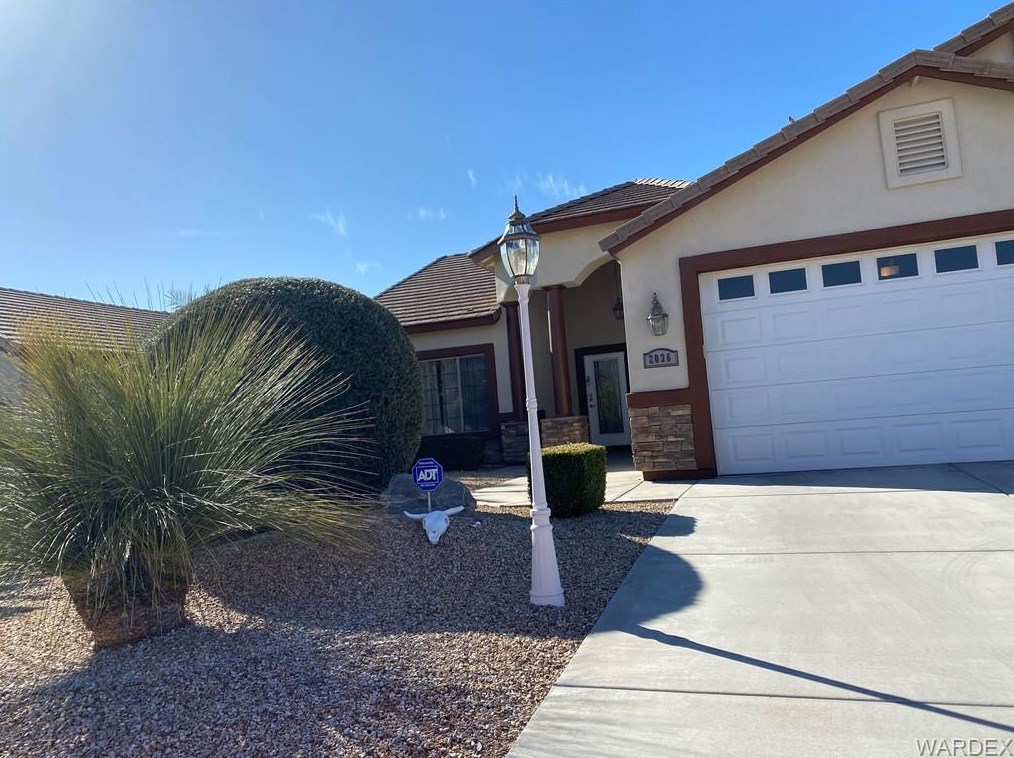2036 John Wayne Dr, Kingman, AZ 86409-3189