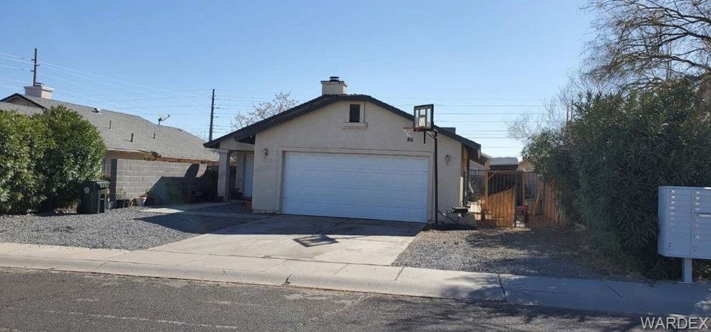 3480 Cypress St, Kingman, AZ 86401-3830
