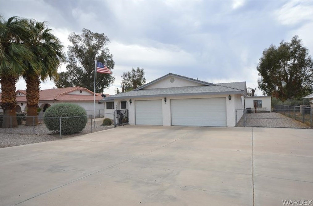 668 E Kingsley St, Mohave Valley, AZ 86440