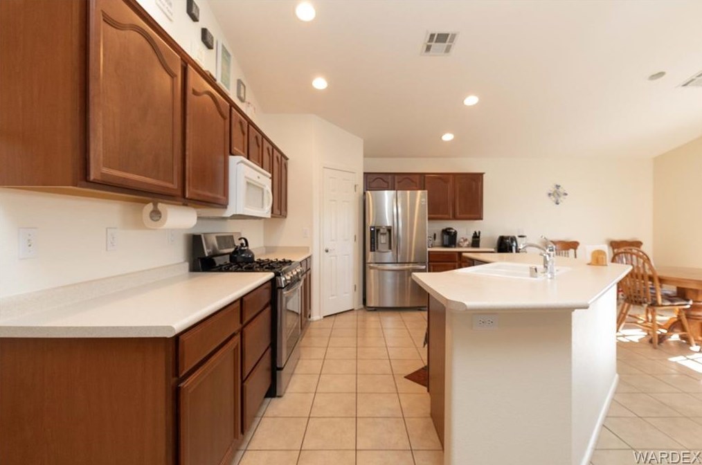 3461 Rosewood St, Kingman, AZ 86401-2301