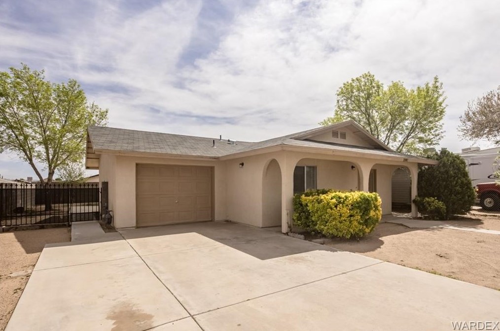 2890 Alpha St, Kingman, AZ 86401-5380