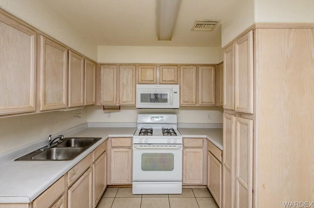 2890 Alpha St, Kingman AZ 86401-5380 exterior