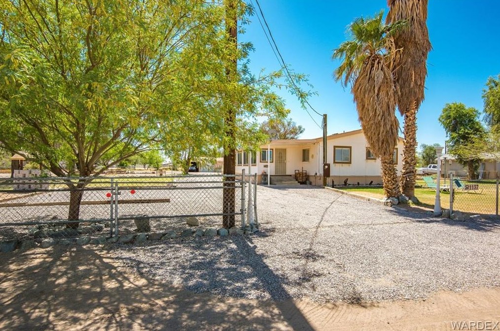 1137 E Bermuda Ave, Mohave Valley, AZ 86440