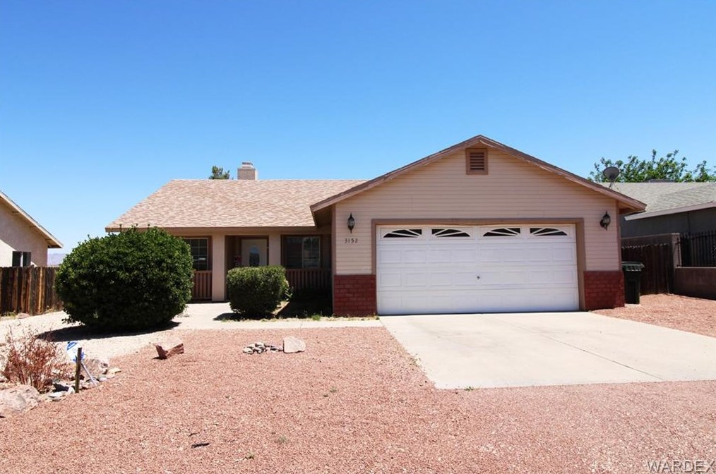3152 Stewart St, Kingman, AZ 86401-4303