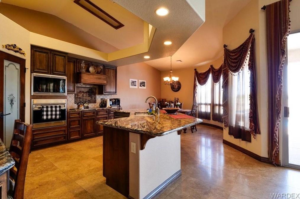 15 S Torrey Pines Dr, Mohave Valley, AZ 86440
