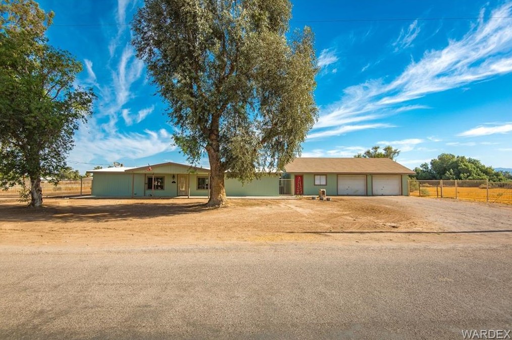 1815 E Vista Dr, Mohave Valley, AZ 86440