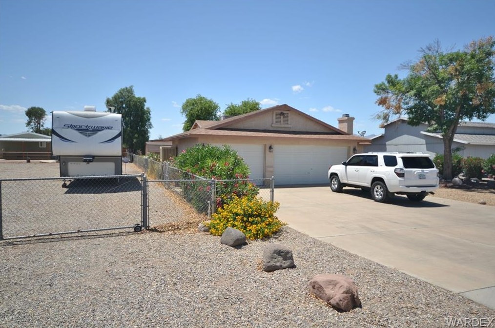 8117 S Carob Dr, Mohave Valley, AZ 86440