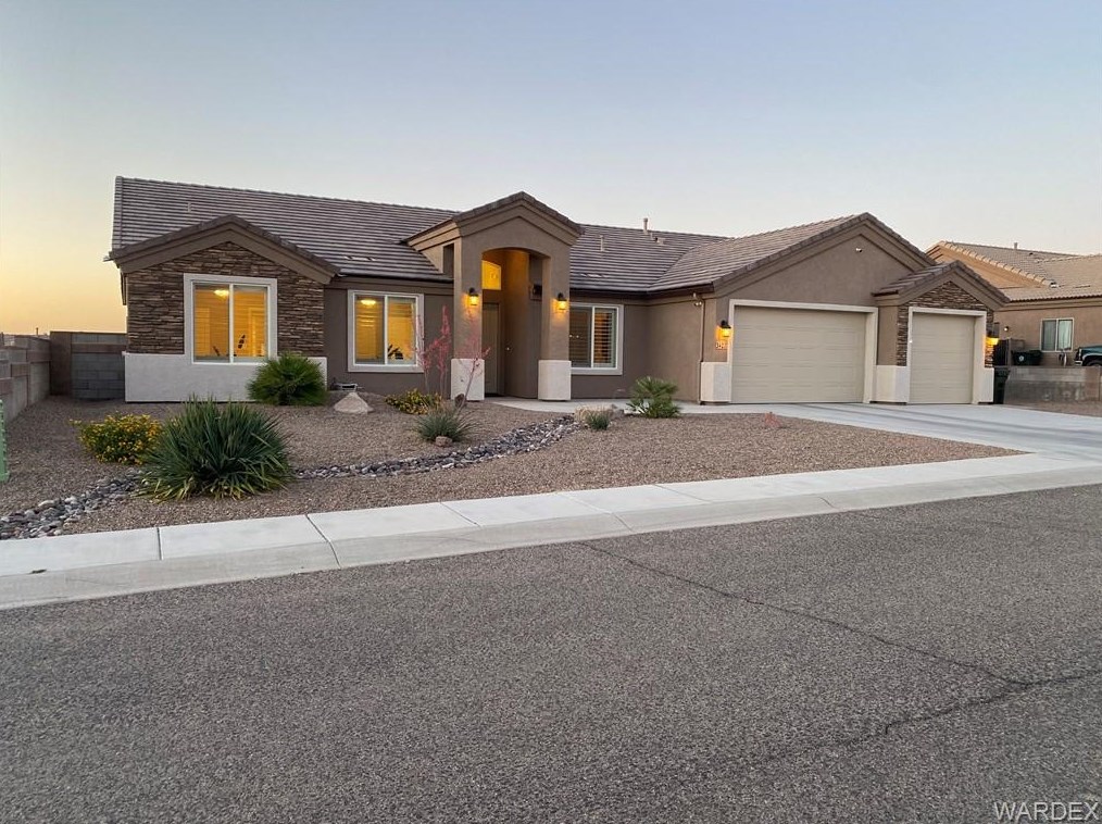 3427 Karen Ave, Kingman, AZ 86401-6485