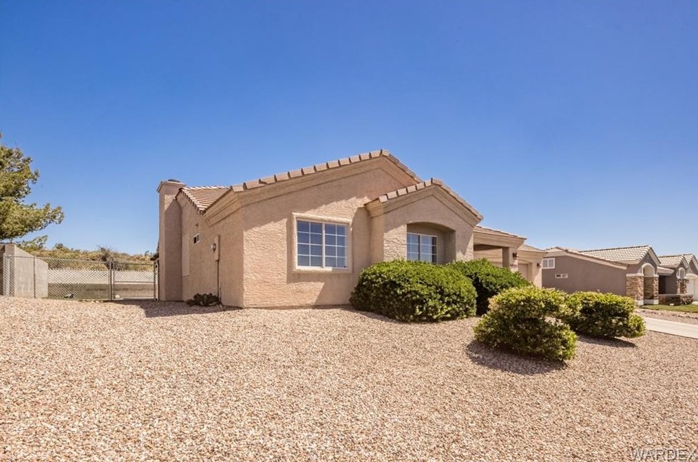 635 Carlton St, Kingman, AZ 86409-6964