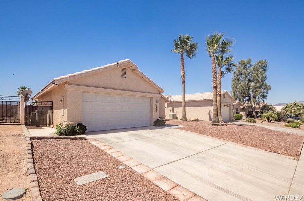 1952 E Leisure Ln, Bullhead City, AZ 86426