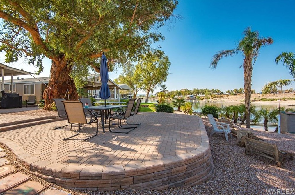 9899 S Dike Rd, Mohave Valley, AZ 86440