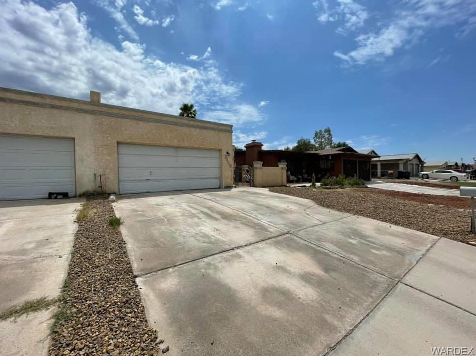 2446 Lakeside Dr, Bullhead City, AZ 86442