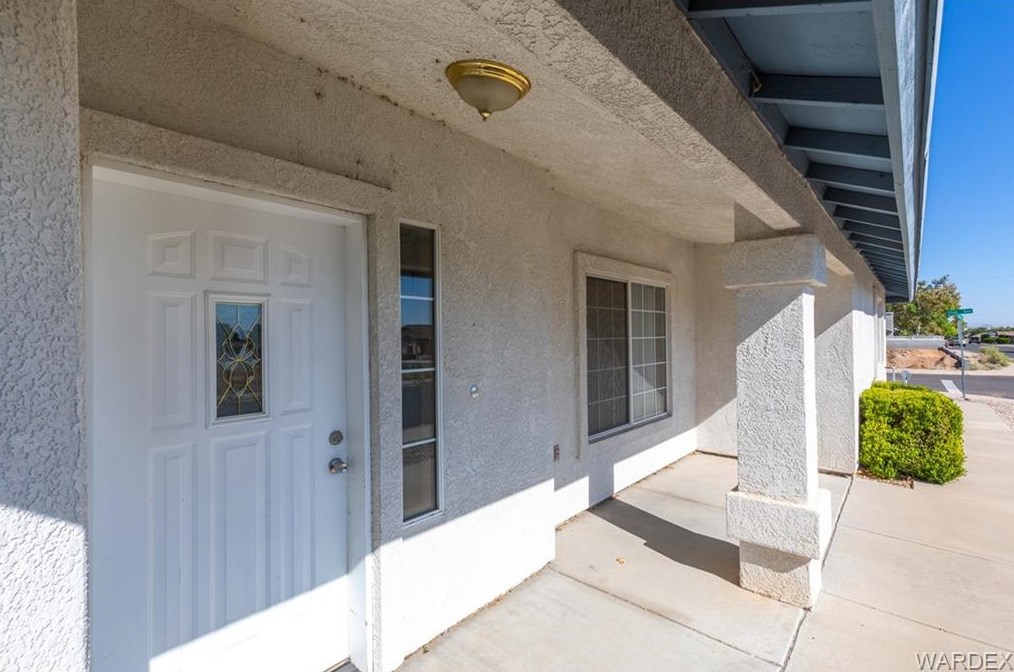 1748 Club Ave, Kingman, AZ 86401-4045