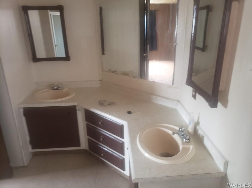 2570 Devlin Ave, Kingman AZ 86409-2208 exterior