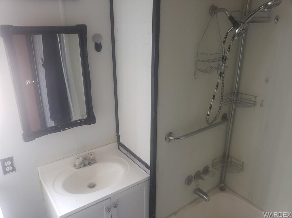 2570 Devlin Ave, Kingman AZ 86409-2208 exterior