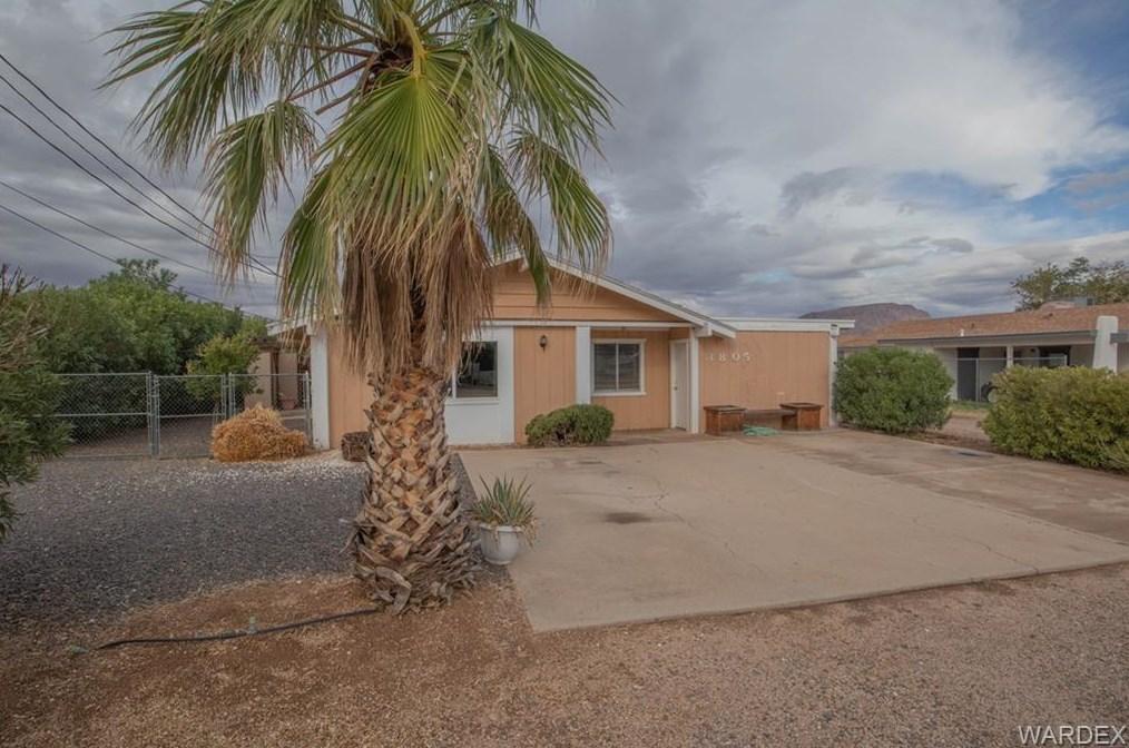 3805 Roosevelt St, Kingman, AZ 86409-3239