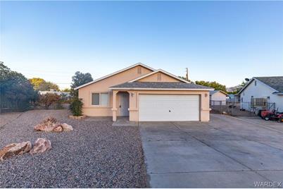 1655 E Thompson Court - Photo 1