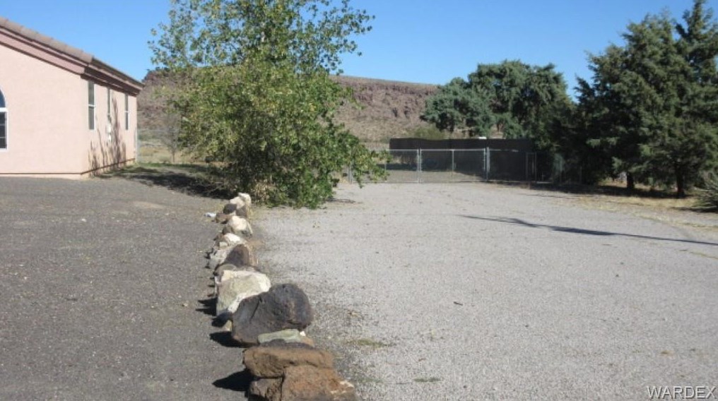 2329 Cactus Wren Rd, Kingman, AZ 86409-9244