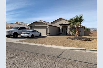 4751 S Tracy Lane - Photo 1