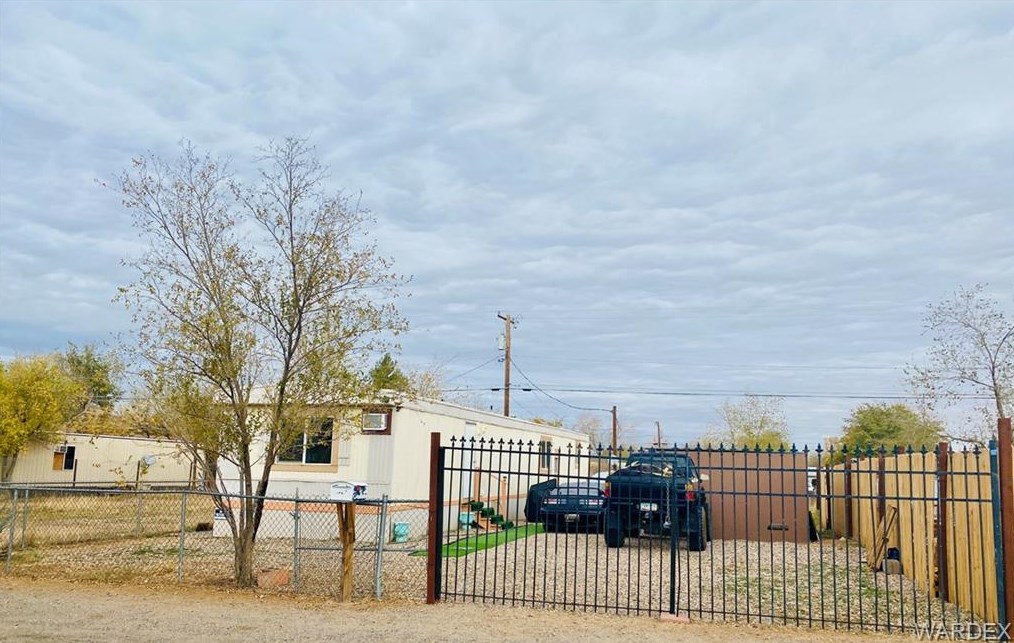 3689 Neal Ave, Kingman, AZ 86409-2343