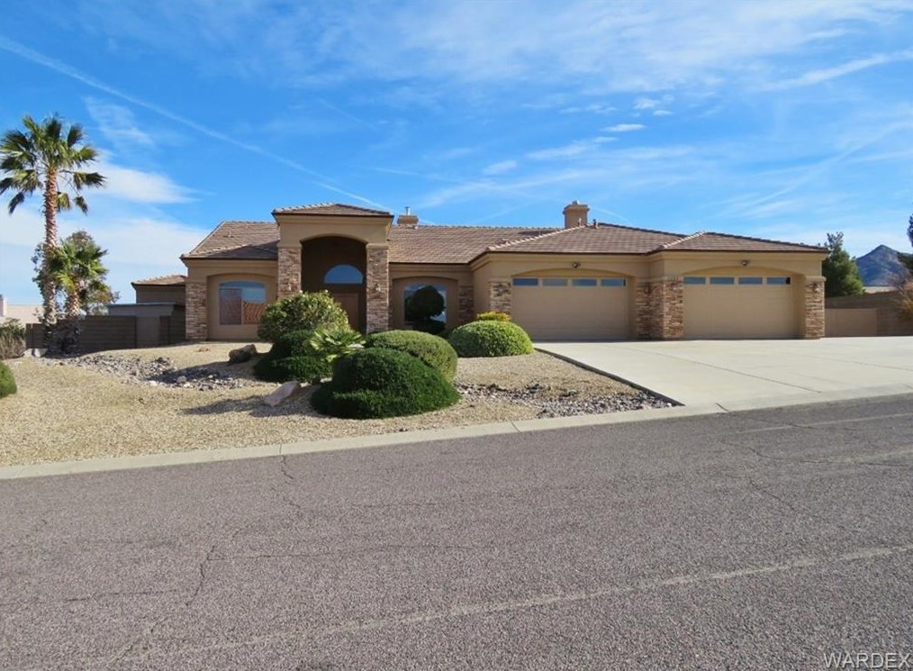 2284 Hopi Dr, Kingman, AZ 86401-7822