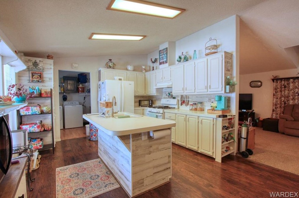 3500 Devlin Ave, Kingman AZ 86409-2206 exterior