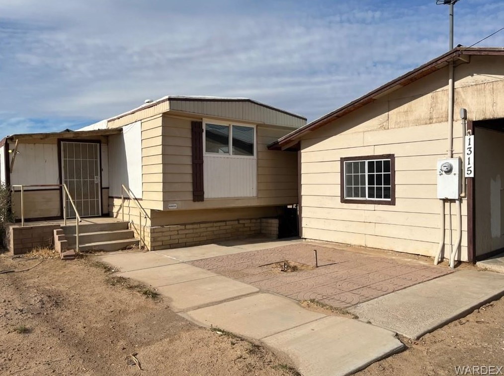 1315 E Vacation Dr, Mohave Valley, AZ 86440