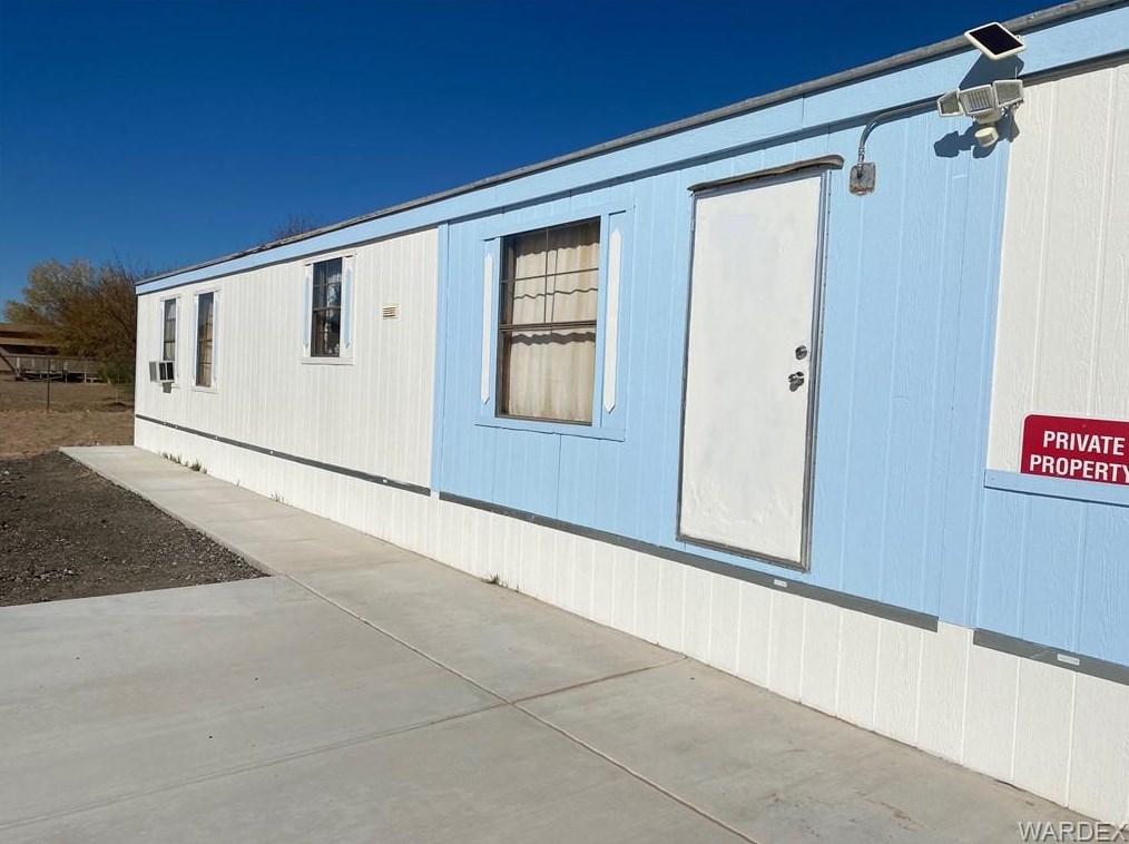 1303 E Levee Dr, Mohave Valley, AZ 86440