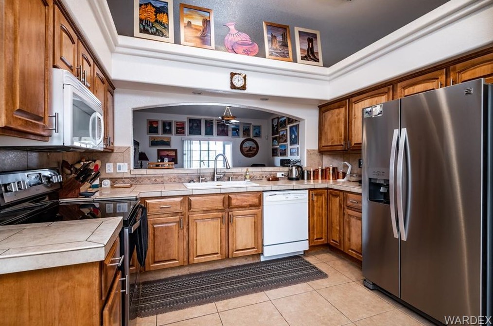 7811 Devils Arch Dr, Kingman, AZ 86401-9425