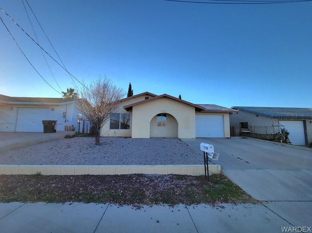 2720 Wallapai Ave, Kingman, AZ 86401-6358