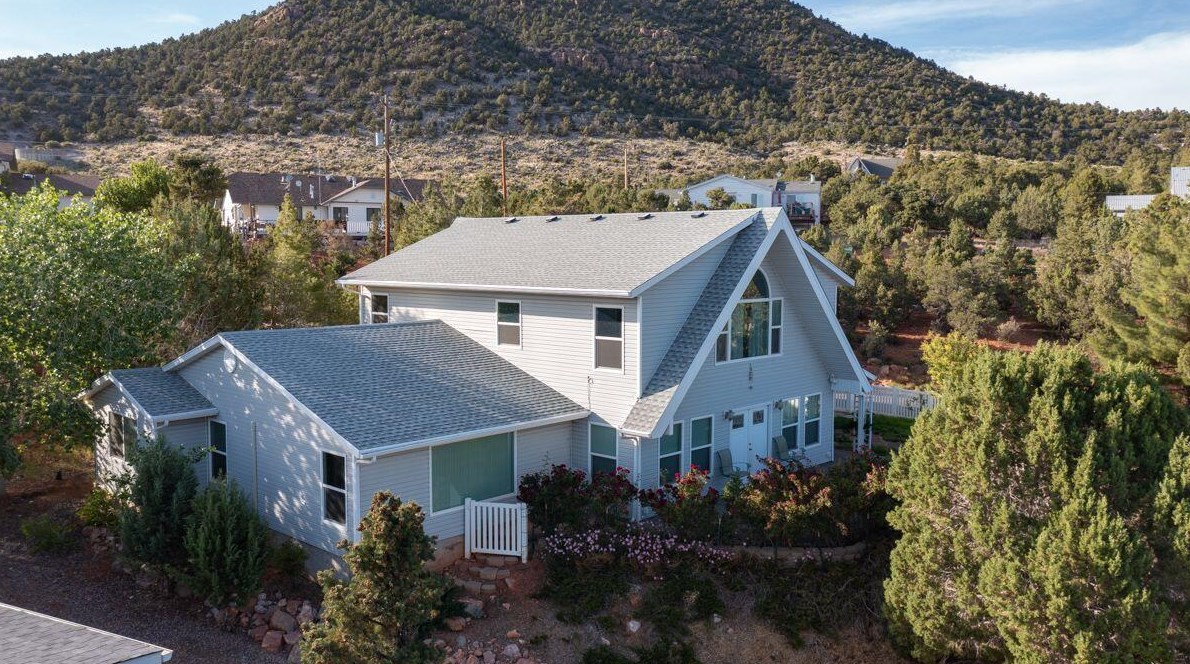 733 Cottontail Rd, Central, UT 84722-3139