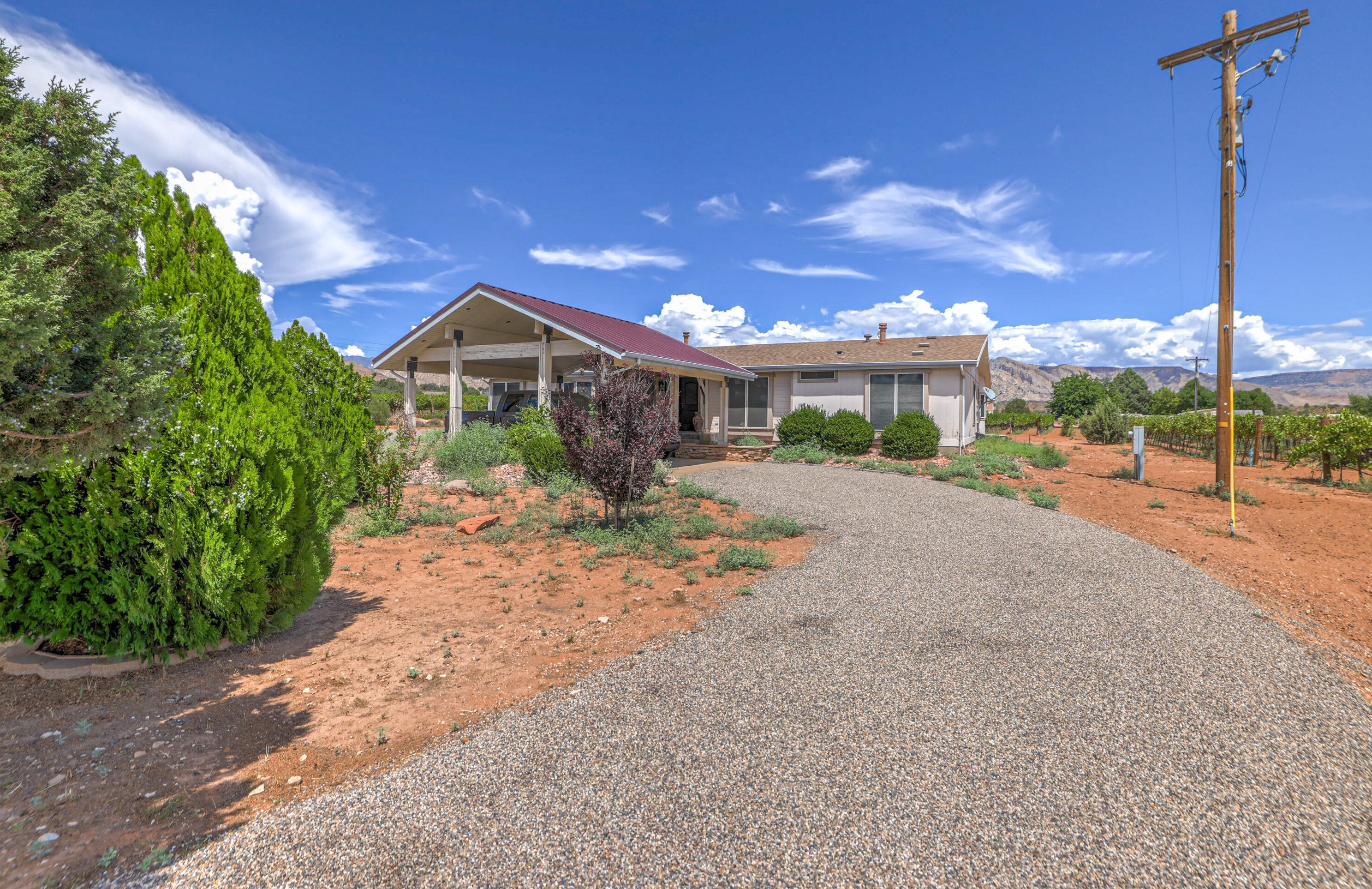 1304 N Main St, Leeds, UT 84746