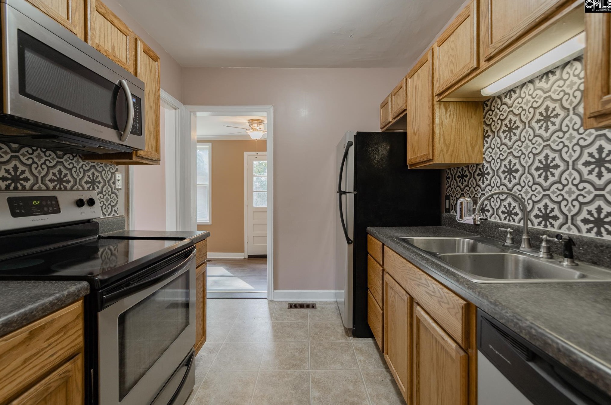 15 Holiday Cir, Columbia SC  29206-1020 exterior