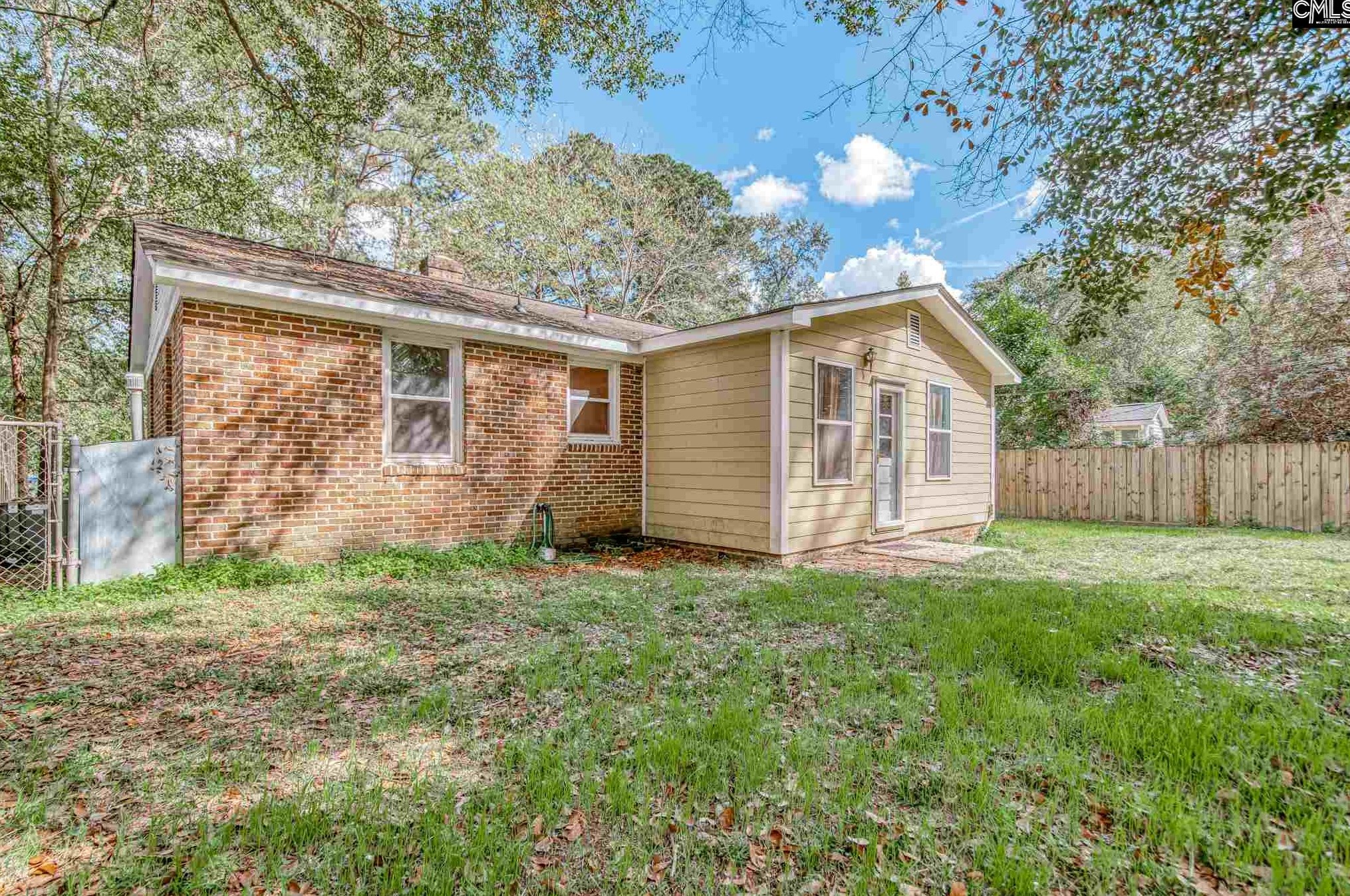 15 Holiday Cir, Columbia SC  29206-1020 exterior