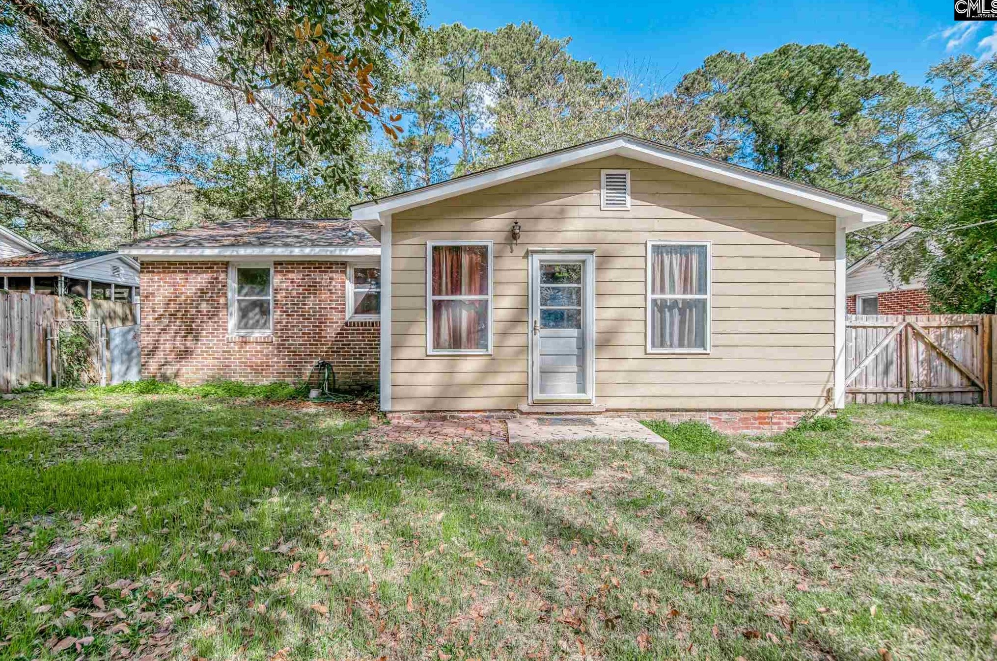 15 Holiday Cir, Columbia SC  29206-1020 exterior