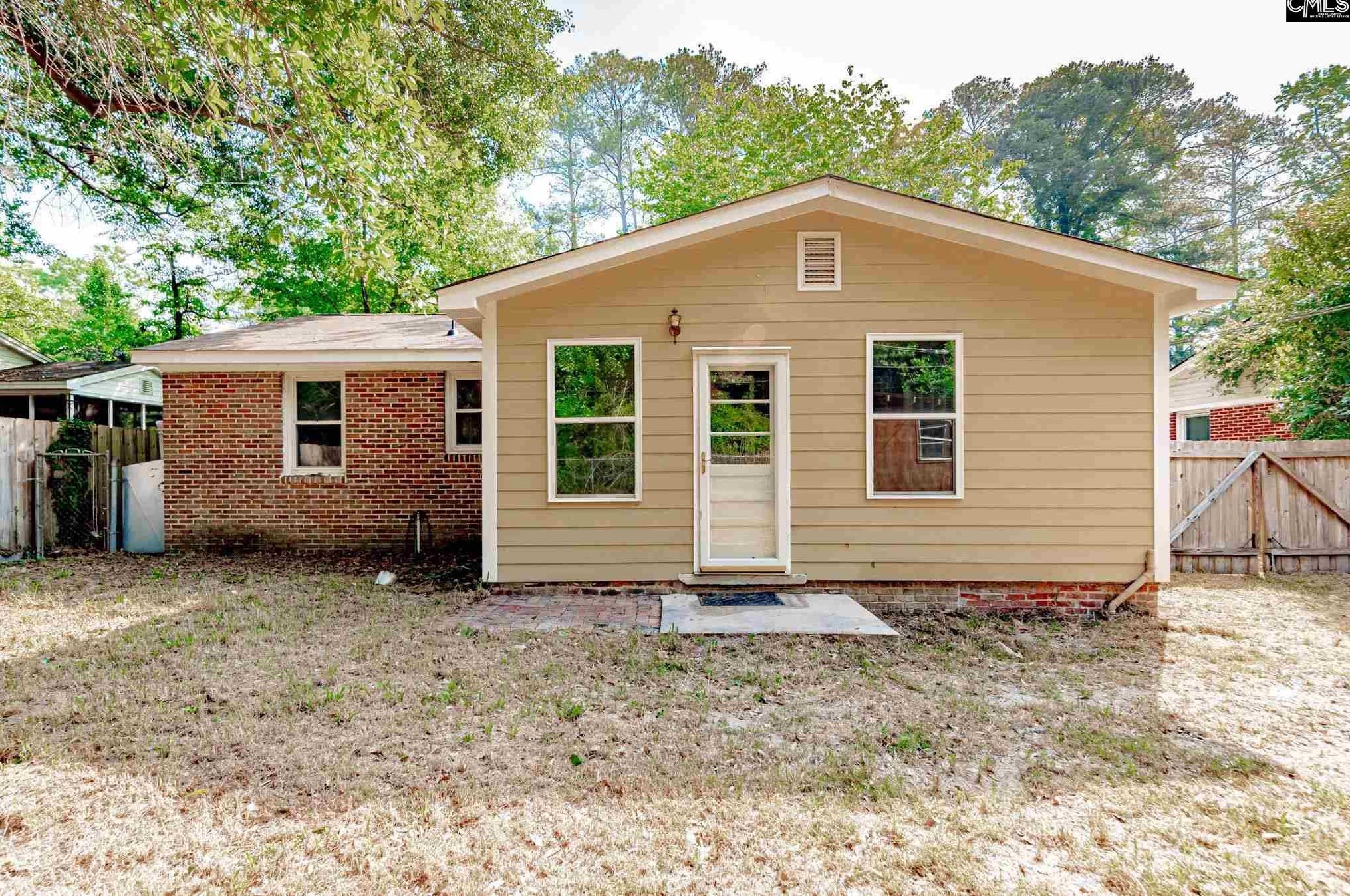 15 Holiday Cir, Columbia SC  29206-1020 exterior