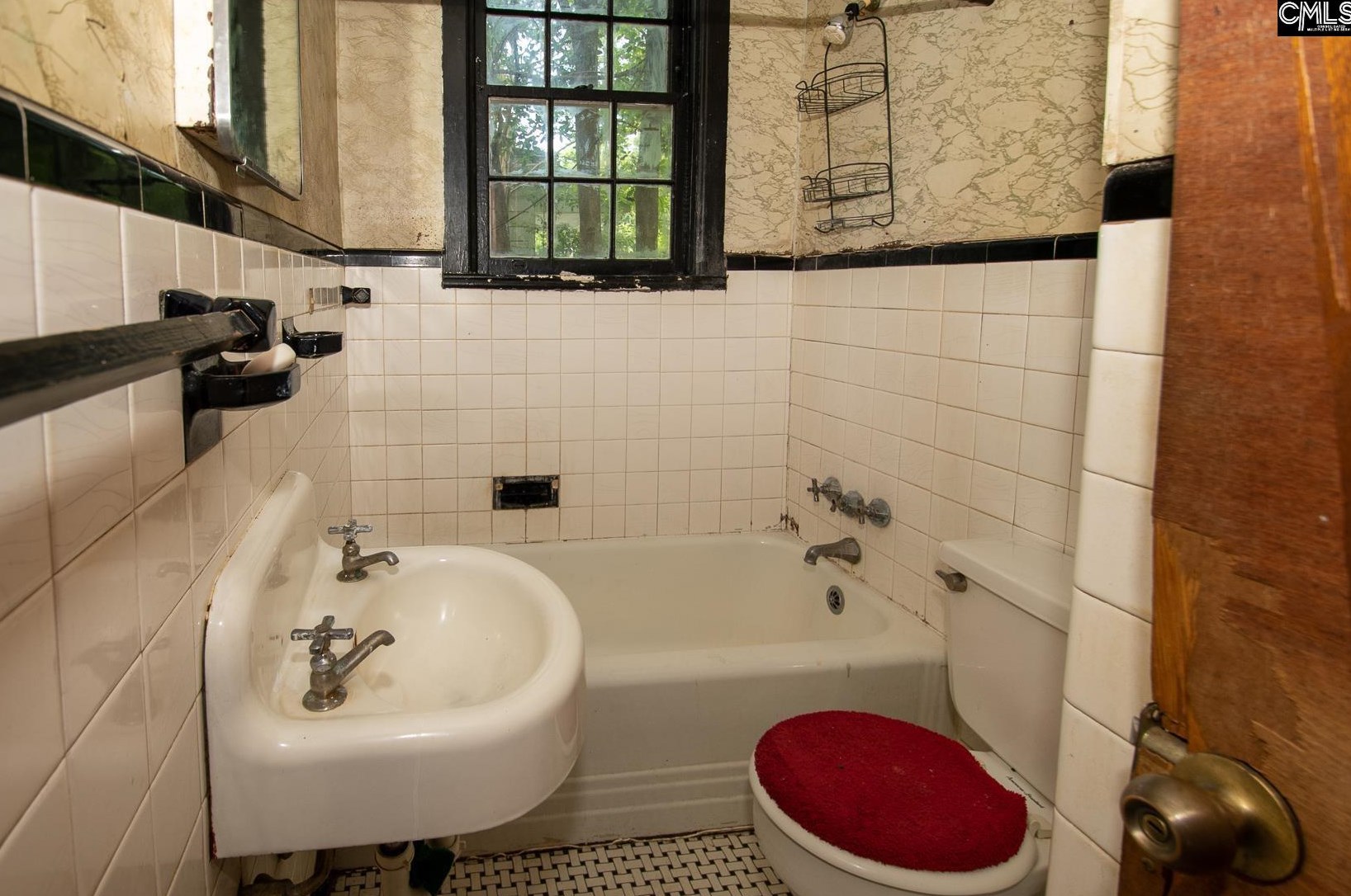 1202 Gladden St, Columbia SC 29205-1238 exterior