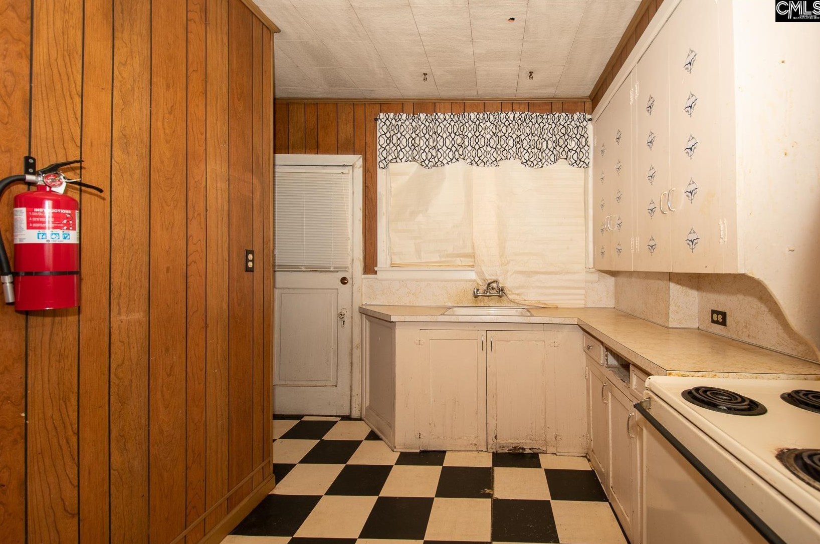 1202 Gladden St, Columbia SC 29205-1238 exterior