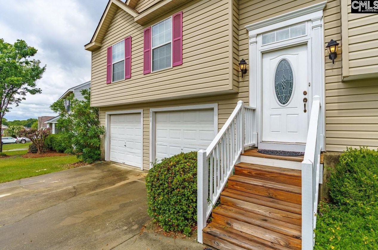 111 Cherry Grove Dr, Cayce-West Columbia, SC 29170