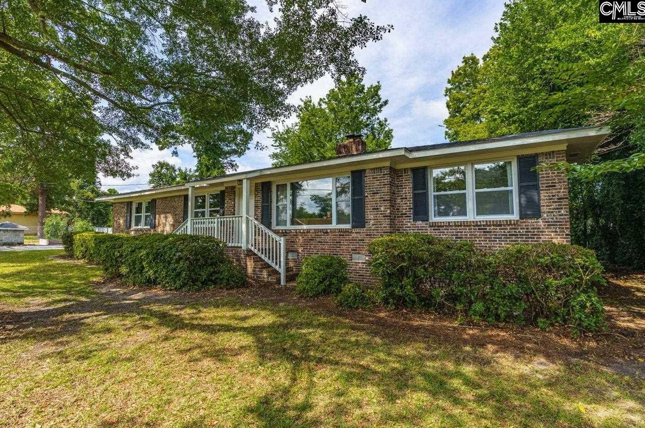 107 Dickert Dr, Lexington, SC 29073