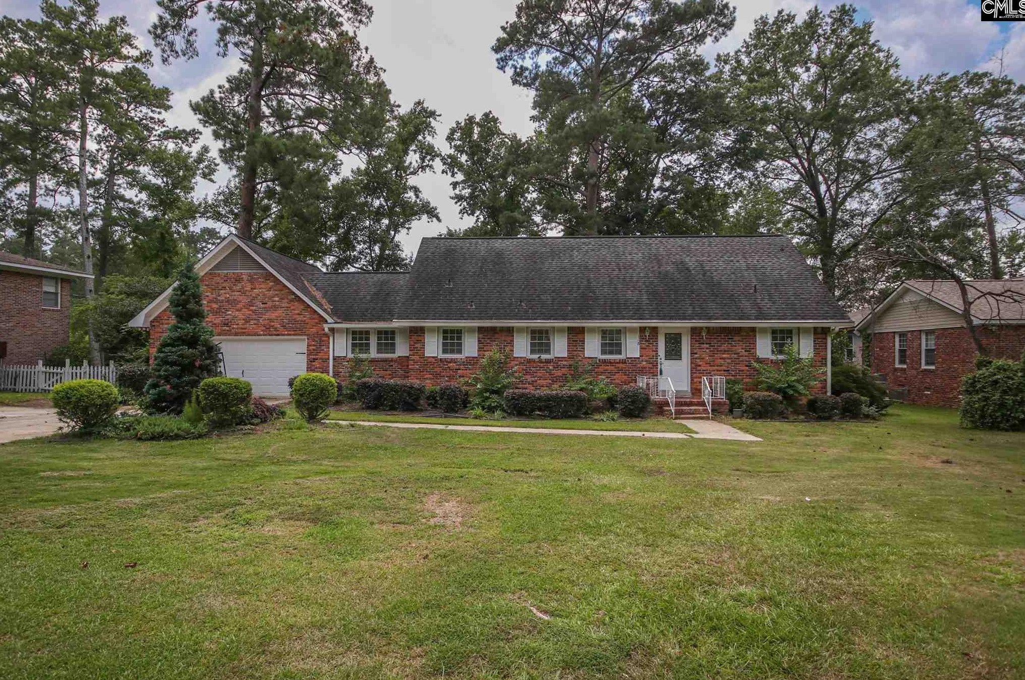 118 Lake Elizabeth Dr, Columbia, SC 29203-1807
