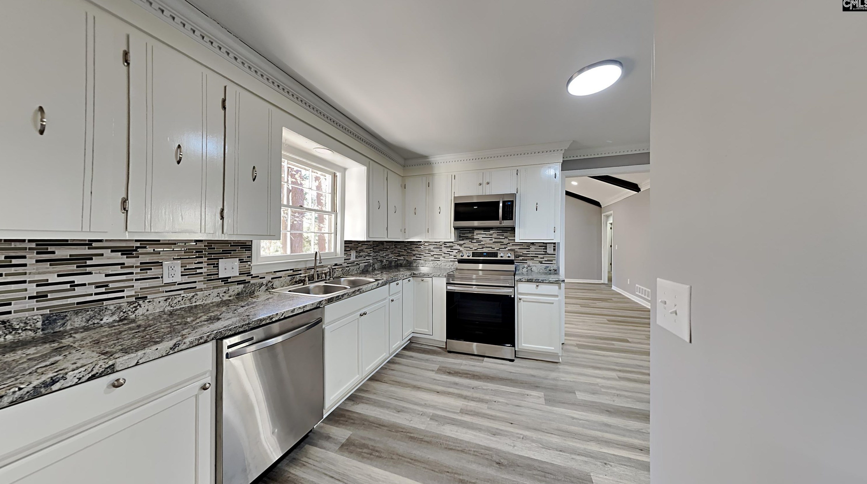 1421 Creekview Dr, Columbia SC  29212-1105 exterior