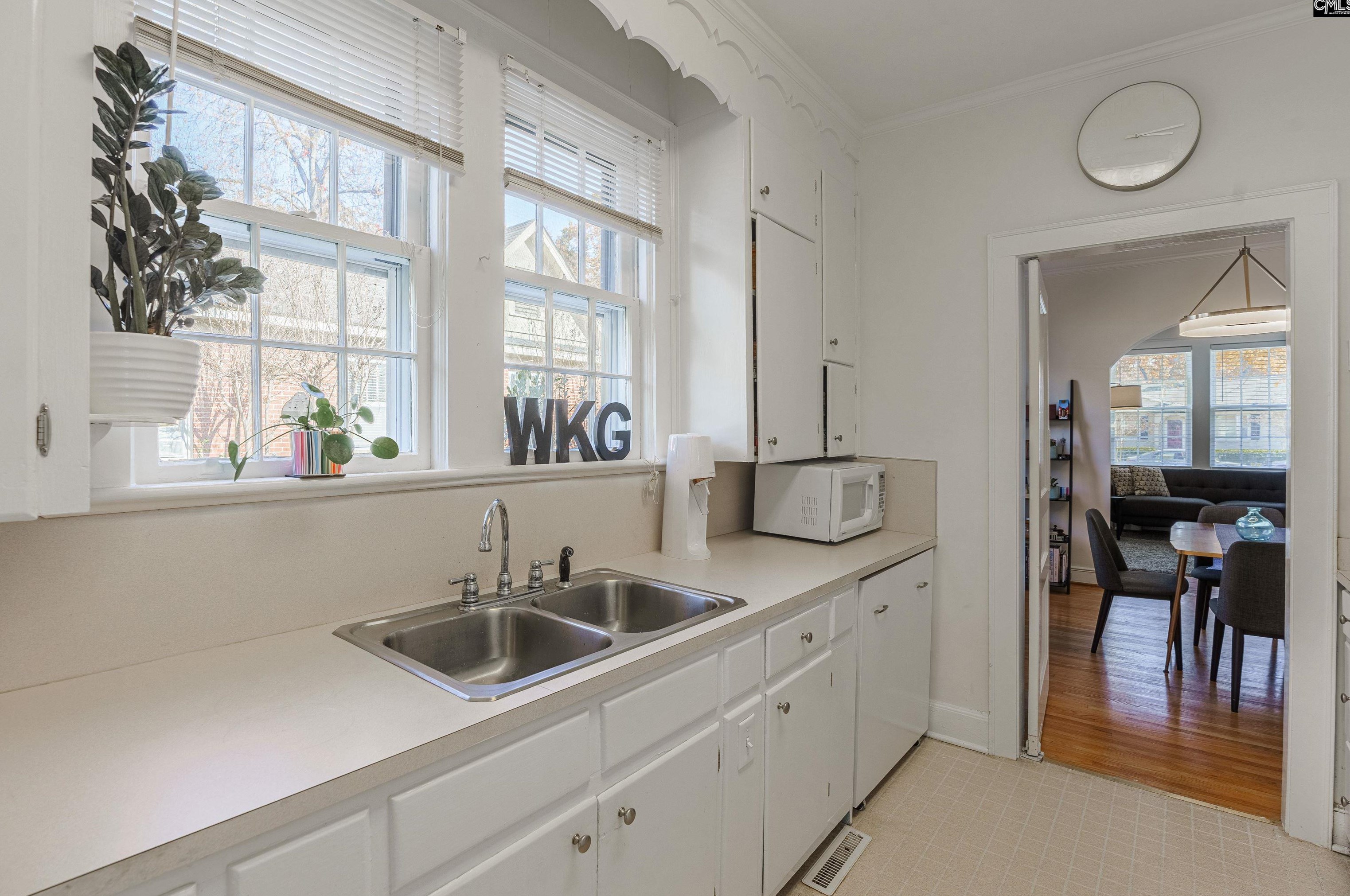 609 Dogwood St, Columbia SC  29205-3906 exterior