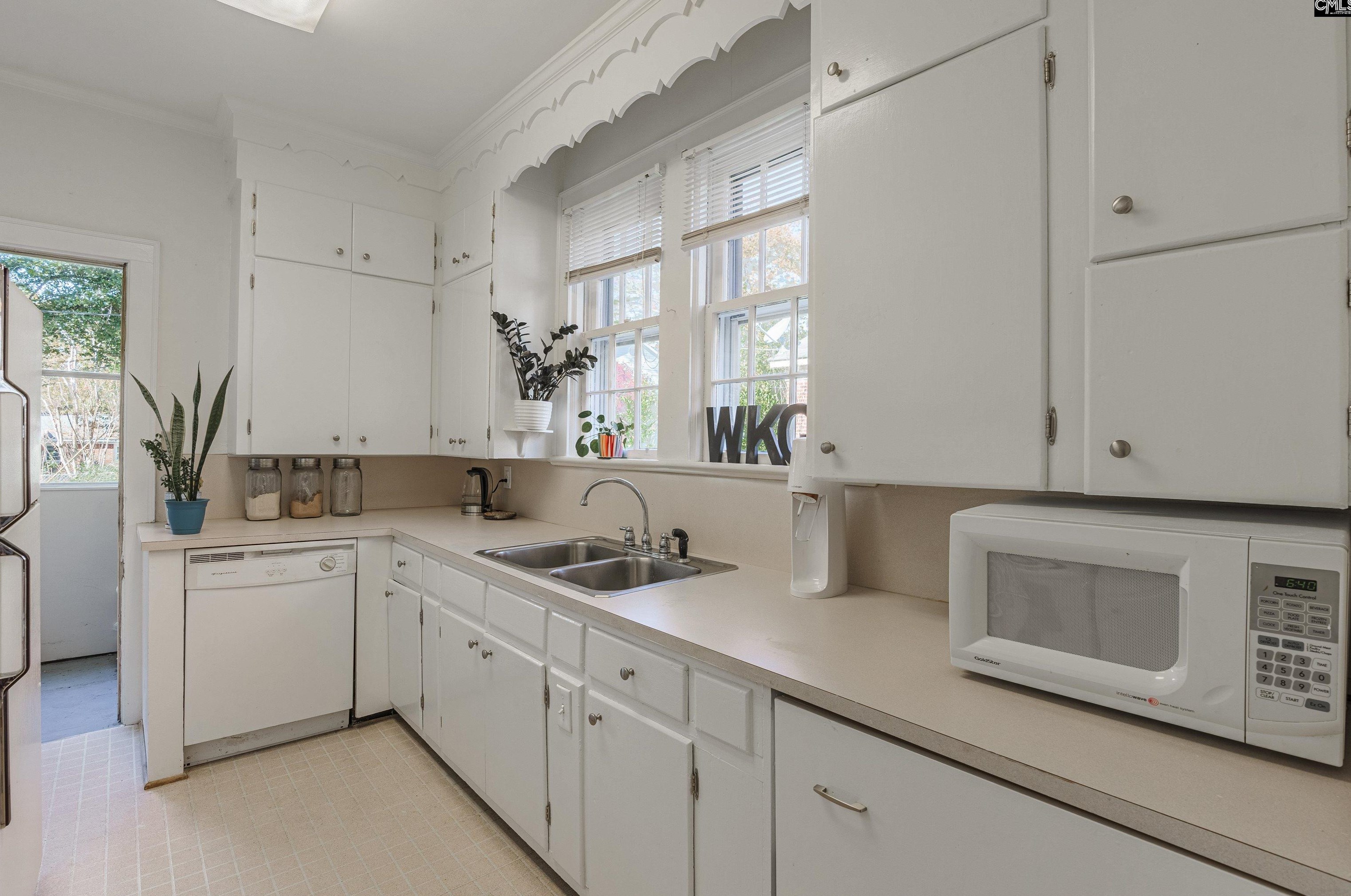 609 Dogwood St, Columbia SC  29205-3906 exterior