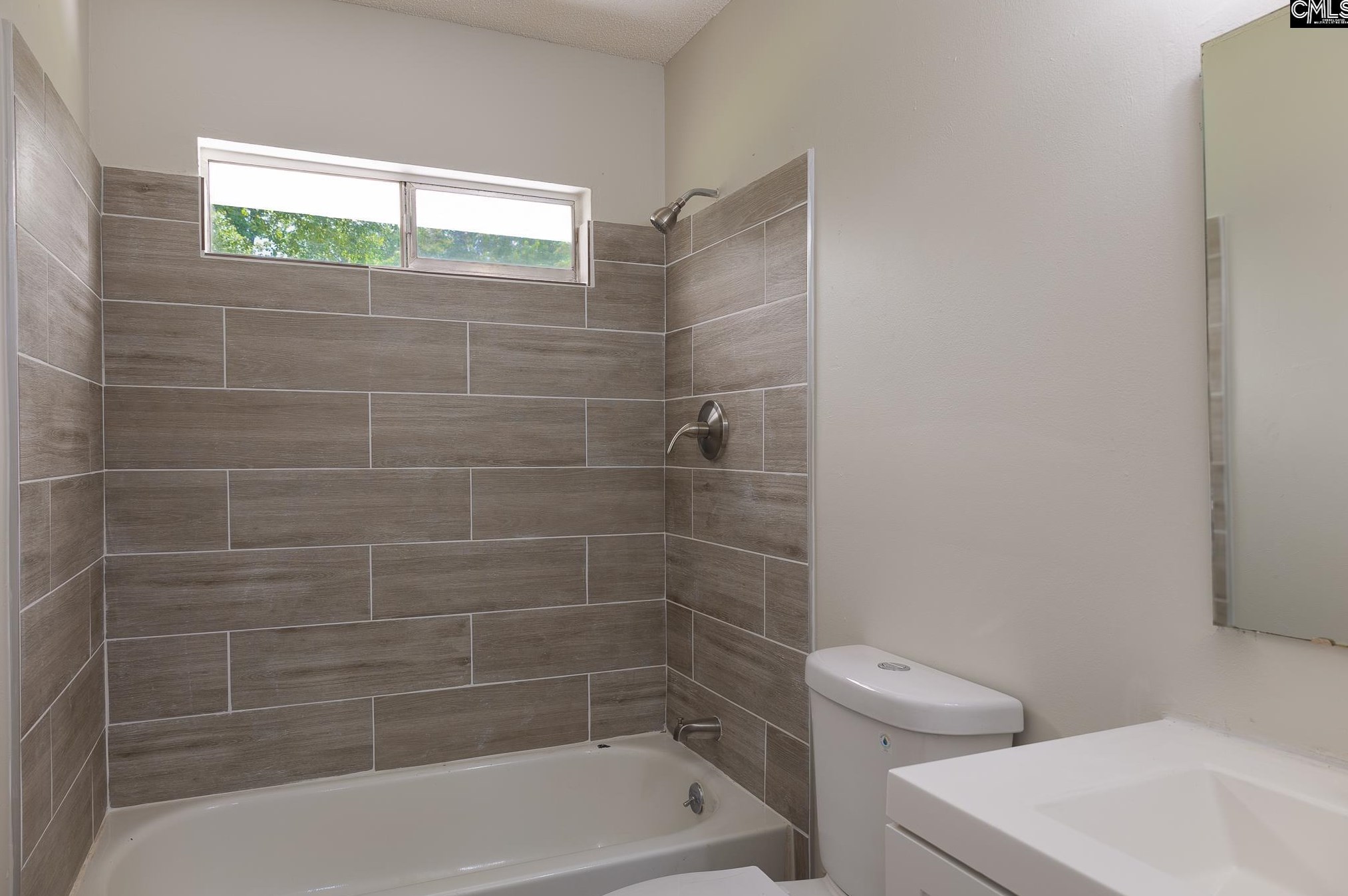 1837 Tall Pne Cir, Columbia SC 29205-4935 exterior