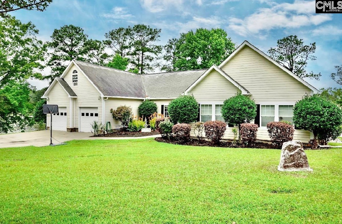 213 Rocky Point Cir, Smallwood, SC 29130
