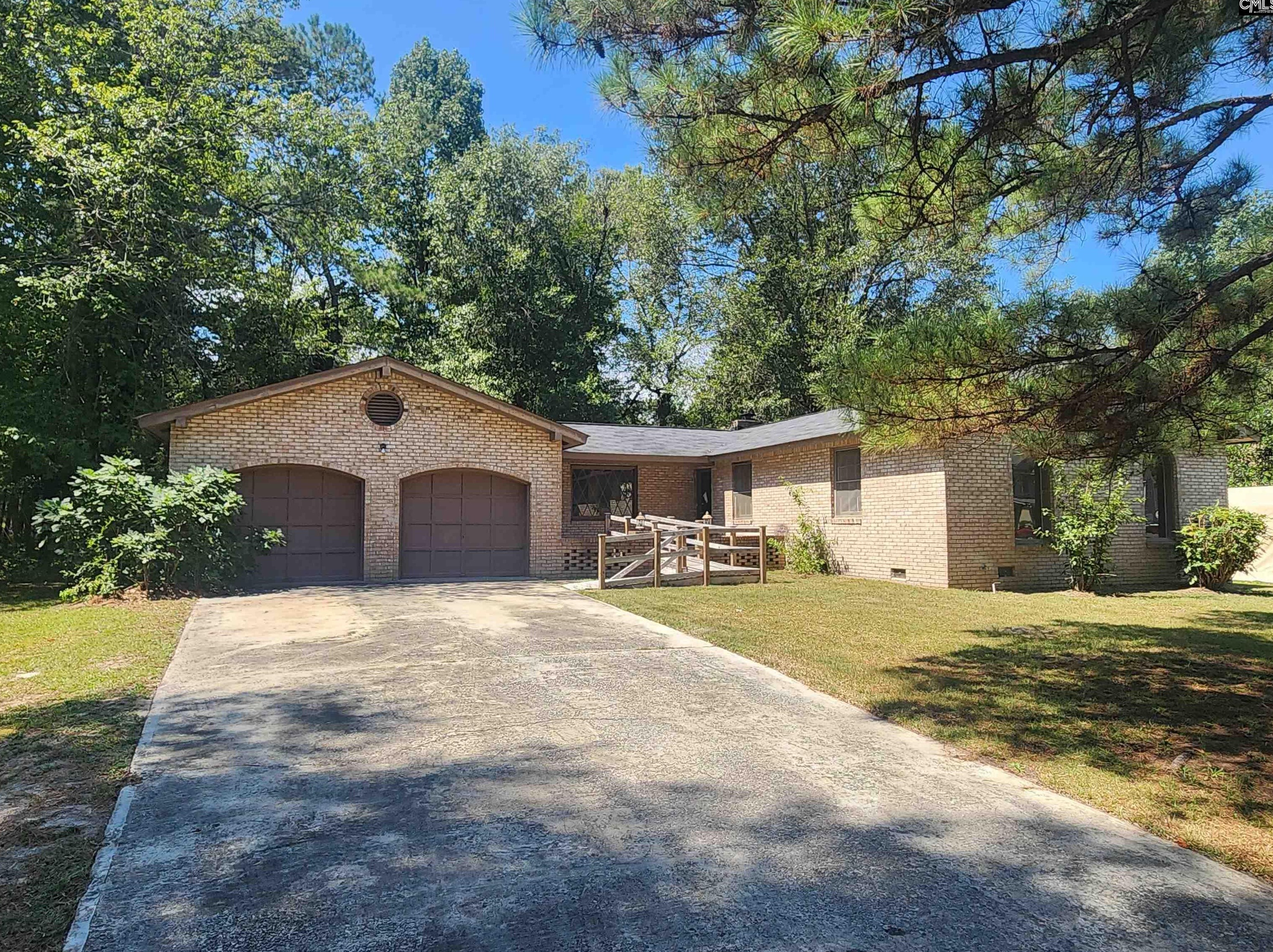 446 Ravenscroft Rd, Cayce-West Columbia, SC 29172